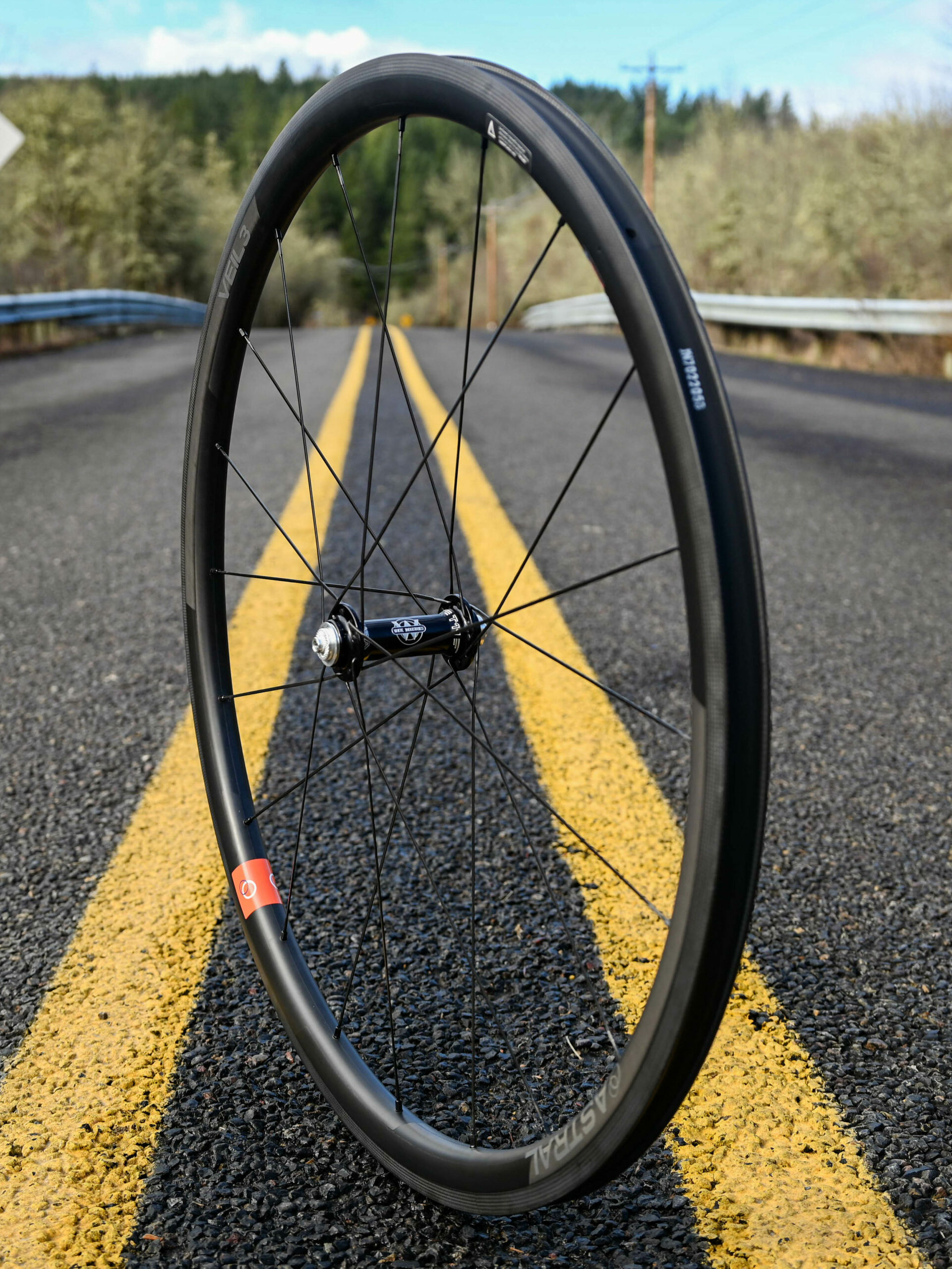 T11 Carbon 700c Road Wheels - Image 2